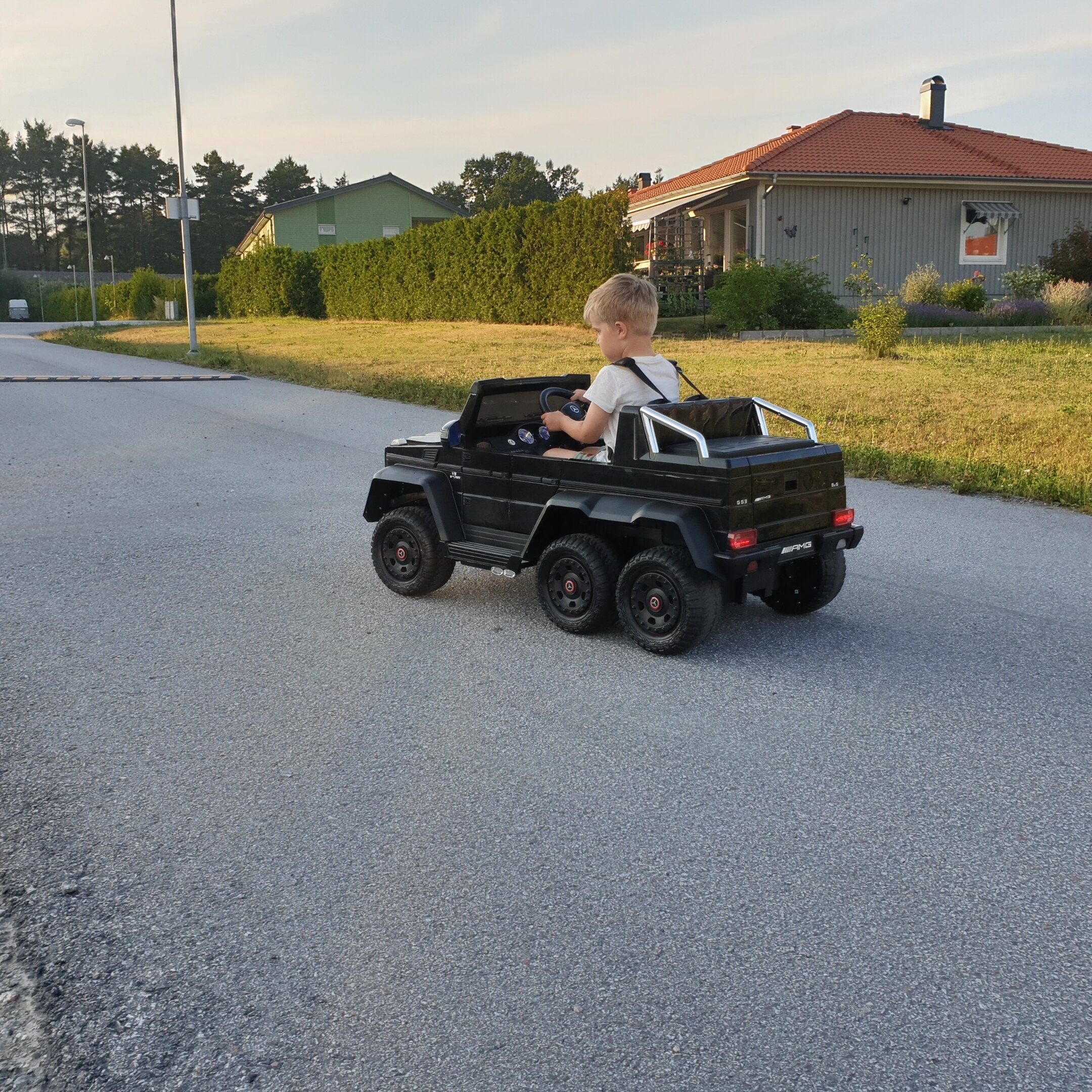 Elbil barn Mercedes G63 AMG 6x6